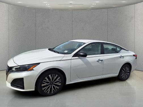 White 2024 Nissan Altima 2.5 SV