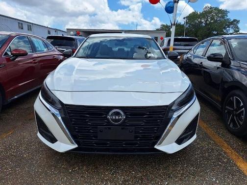 White 2024 Nissan Altima 2.5 SV