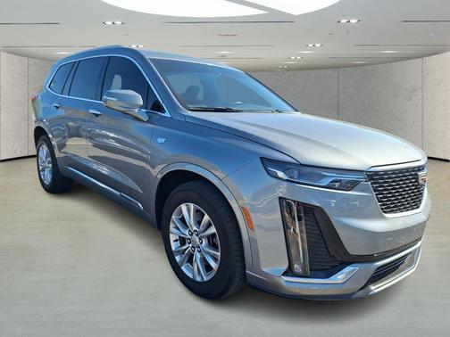 Silver Metallic 2024 Cadillac XT6 Luxury FWD