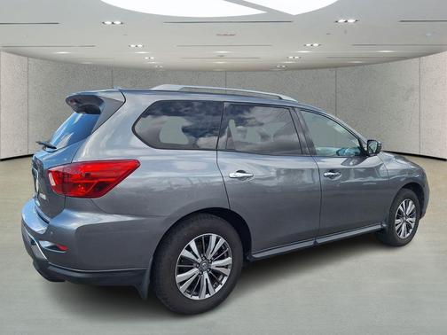 2020 Nissan Pathfinder S