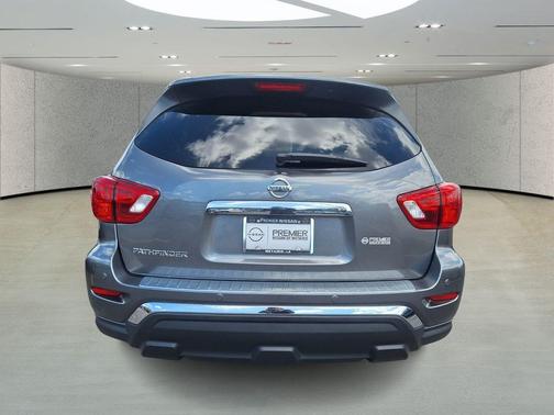 2020 Nissan Pathfinder S