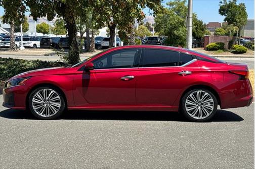 2023 Nissan Altima 2.5 SL