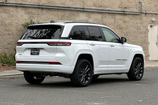 Bright White Clearcoat 2026 Jeep Grand Cherokee Limited