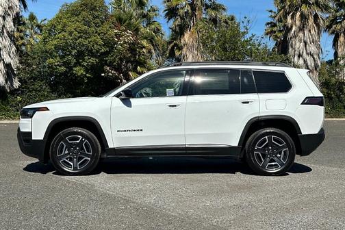 Bright White Clearcoat 2026 Jeep Cherokee LAREDO/LIMITED