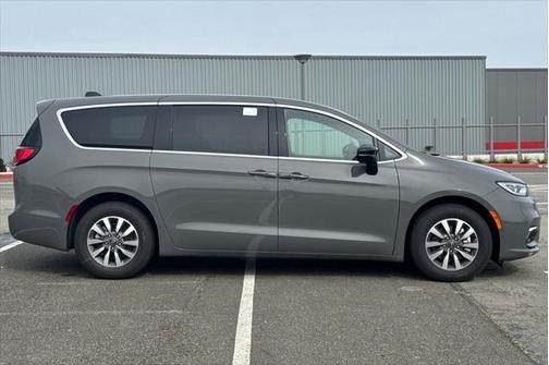 2025 Chrysler Pacifica Hybrid Select