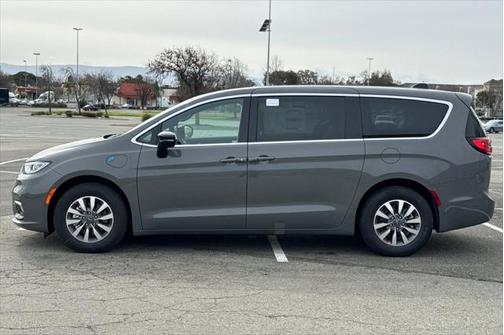 2025 Chrysler Pacifica Hybrid Select