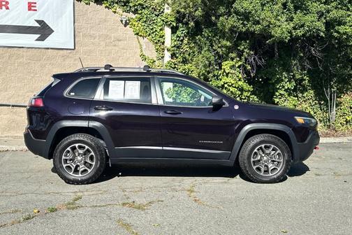 Sangria Metallic 2021 Jeep Cherokee Trailhawk