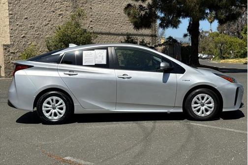 2019 Toyota Prius LE