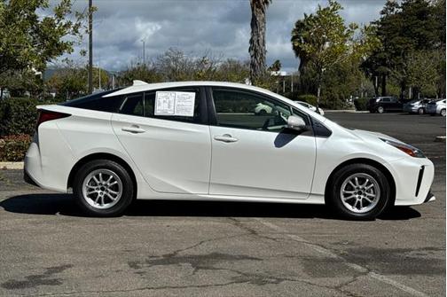 2019 Toyota Prius L