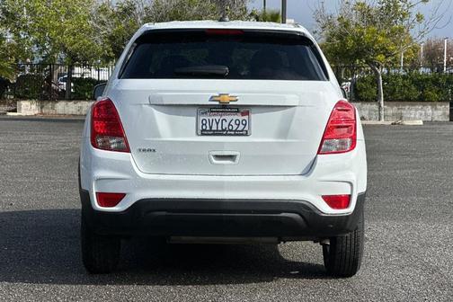 Summit White 2021 Chevrolet Trax LS