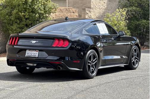 2022 Ford Mustang EcoBoost