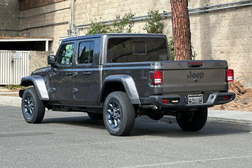 Granite Crystal Clearcoat Metallic 2026 Jeep Gladiator 85th Anniversary Edition