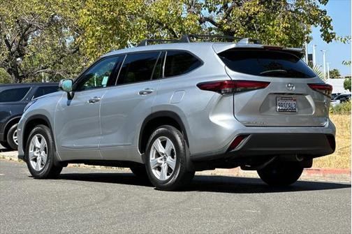 2020 Toyota Highlander LE