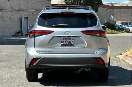 2020 Toyota Highlander LE
