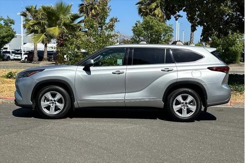 2020 Toyota Highlander LE