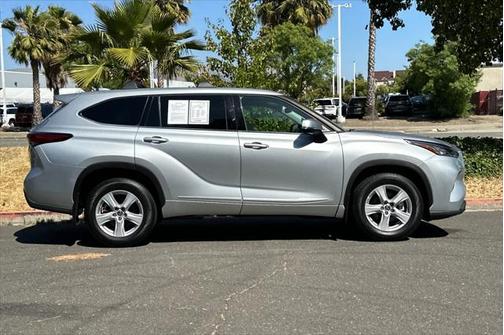 2020 Toyota Highlander LE