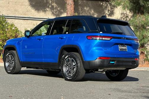 Hydro Blue Pearlcoat 2023 Jeep Grand Cherokee 4xe Trailhawk