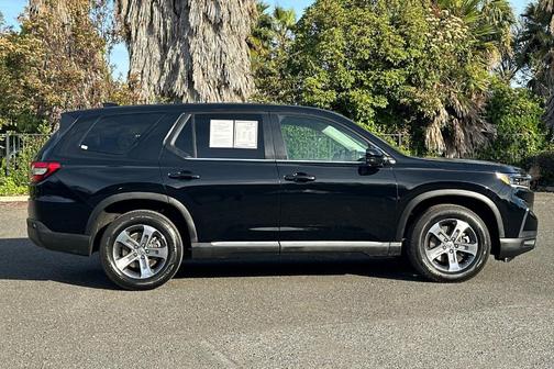 Crystal Black Pearl 2025 Honda Pilot EX-L