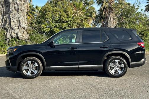Crystal Black Pearl 2025 Honda Pilot EX-L