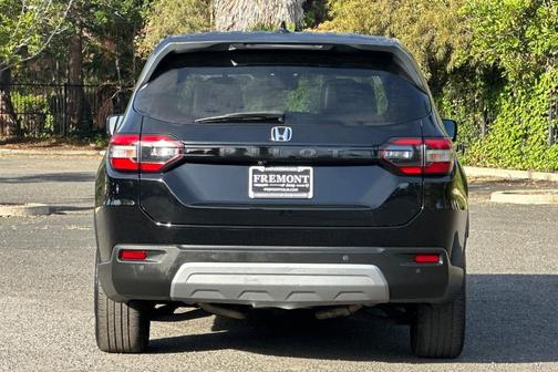 Crystal Black Pearl 2025 Honda Pilot EX-L