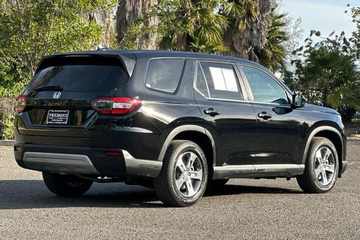 Crystal Black Pearl 2025 Honda Pilot EX-L