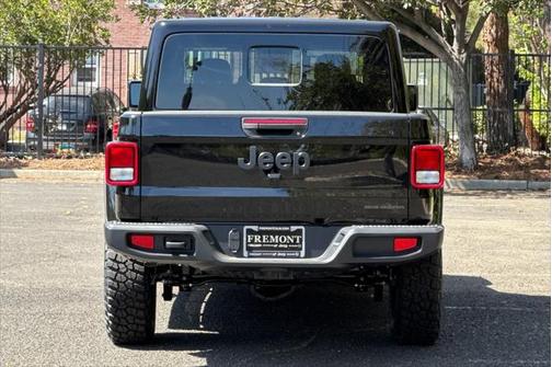 2025 Jeep Gladiator Big Bear
