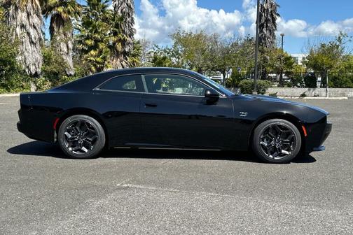 Diamond Black 2025 Dodge Charger Daytona R/T