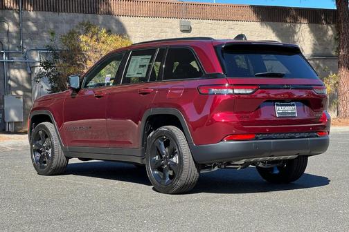 Velvet Red Pearlcoat 2025 Jeep Grand Cherokee Limited