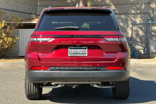 Velvet Red Pearlcoat 2025 Jeep Grand Cherokee Limited