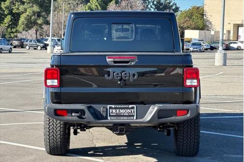 2025 Jeep Gladiator Nighthawk