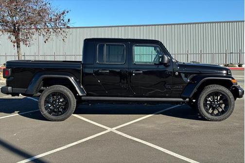 2025 Jeep Gladiator Nighthawk