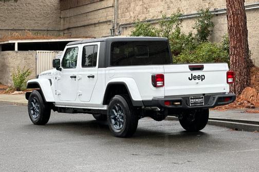 Bright White Clearcoat 2026 Jeep Gladiator 85th Anniversary Edition