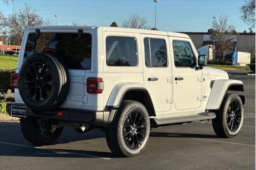 2025 Jeep Wrangler 4xe Sahara