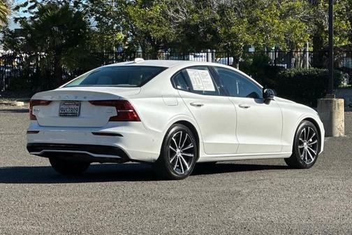 Crystal White Metallic 2023 Volvo S60 Recharge Plug-In Hybrid T8 Plus Dark Theme