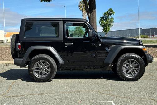 Black Clearcoat 2026 Jeep Wrangler Sport