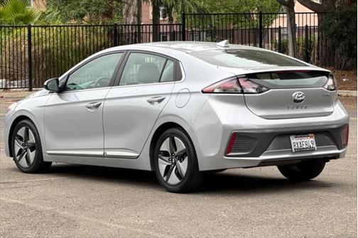2021 Hyundai IONIQ Hybrid SEL