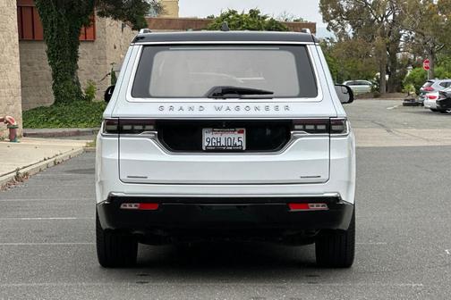 Bright White Clearcoat 2023 Jeep Grand Wagoneer Series III