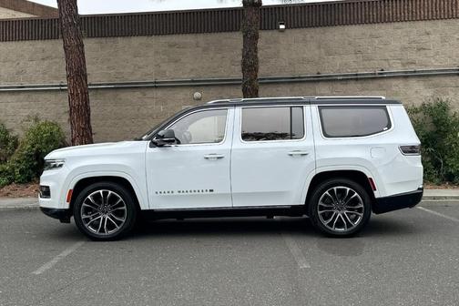 Bright White Clearcoat 2023 Jeep Grand Wagoneer Series III