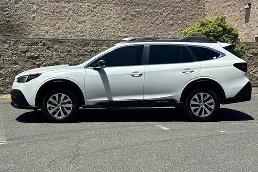 Crystal White Pearl 2022 Subaru Outback