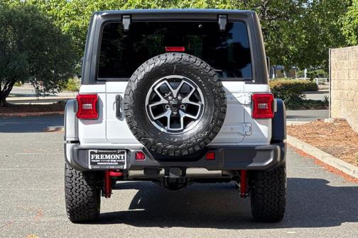 Bright White Clearcoat 2026 Jeep Wrangler Rubicon