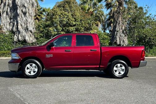 Delmonico Red Pearlcoat 2022 RAM 1500 Classic SLT