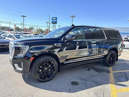 2022 GMC Yukon XL Denali