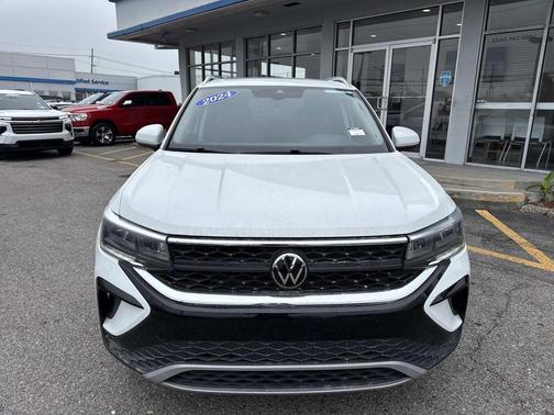 2024 Volkswagen Taos 1.5T SE