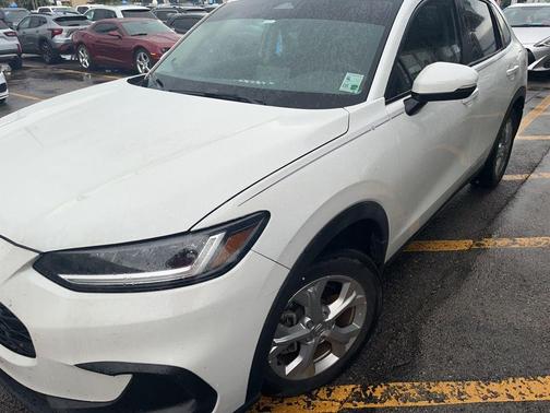 White 2023 Honda HR-V LX