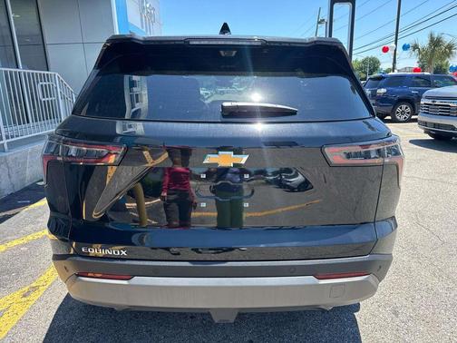 Mosaic Black Metallic 2026 Chevrolet Equinox LT