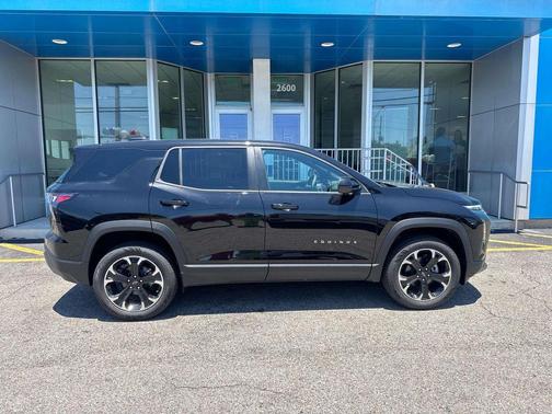Mosaic Black Metallic 2026 Chevrolet Equinox LT