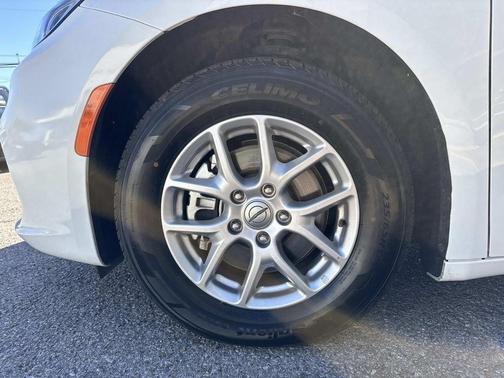 2024 Chrysler Pacifica Touring-L