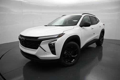 Summit White 2026 Chevrolet Trax LT