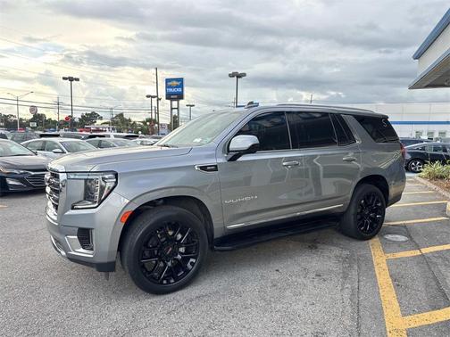 2023 GMC Yukon SLT