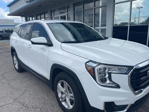 Summit White 2022 GMC Terrain SLE